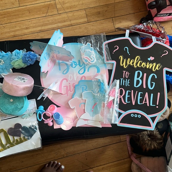 READY TO SHIP GENDER REVEAL DECOR BUNDLE 🎉🩵🩷 INCLUDES FREE BALLOONS 100+ - Picture 4 of 17